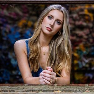 Meet your Posher, Elizabeth